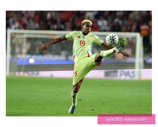 西班牙亚马尔迎来首球，近期状态值得关注